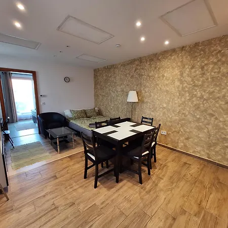 Kz Sajat Partszakasszal Apartmán Balatonboglár